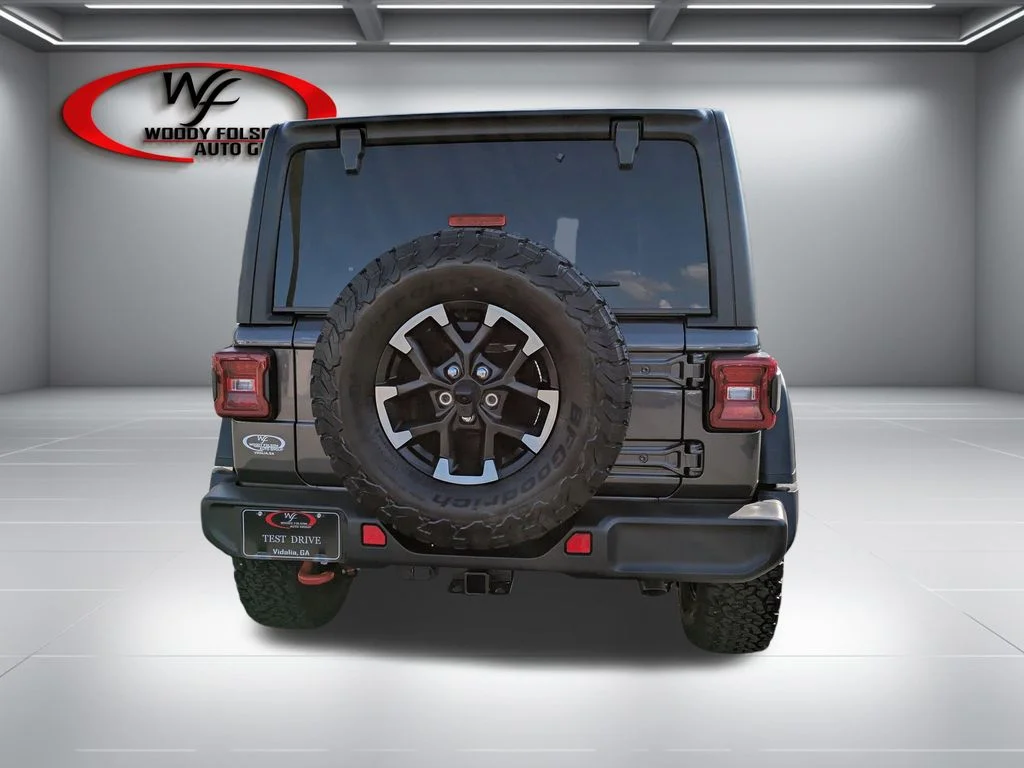 New 2026 Granite Crystal Metallic Clear-Coat Exterior Paint Jeep Rubicon image 6