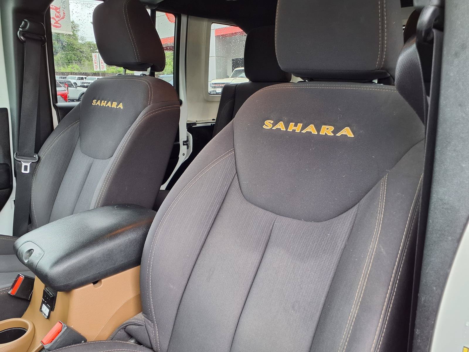 Used 2013 Bright White Jeep Sahara image 15
