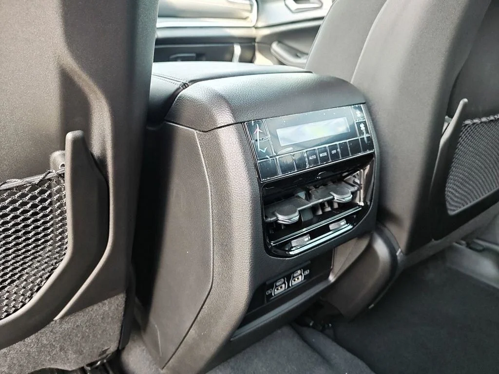 New 2026 Baltic Gray Metallic Clearcoat Jeep Laredo image 28
