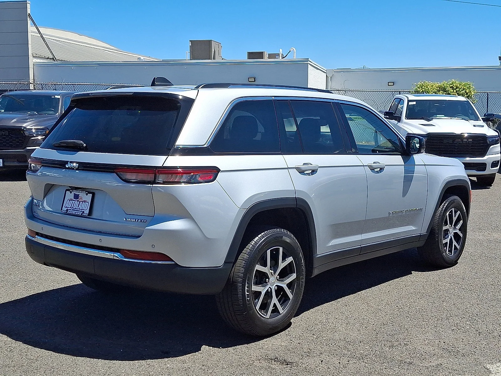 Certified Used 2023 Silver Zynith Jeep Limited image 7