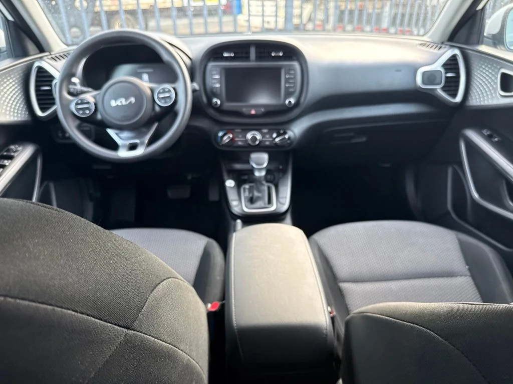 Used 2025 White Kia S image 8