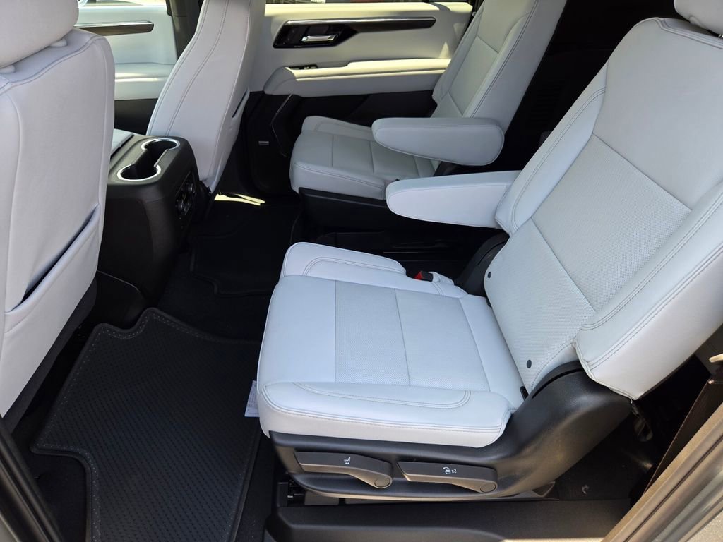 2025 Chevrolet Suburban Premier - Photo 6