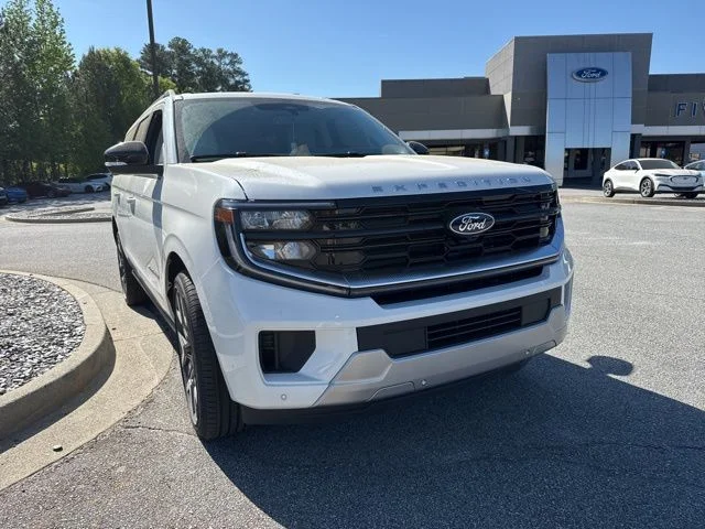 New 2026 Star White Metallic Tri-Coat Ford Platinum image 3
