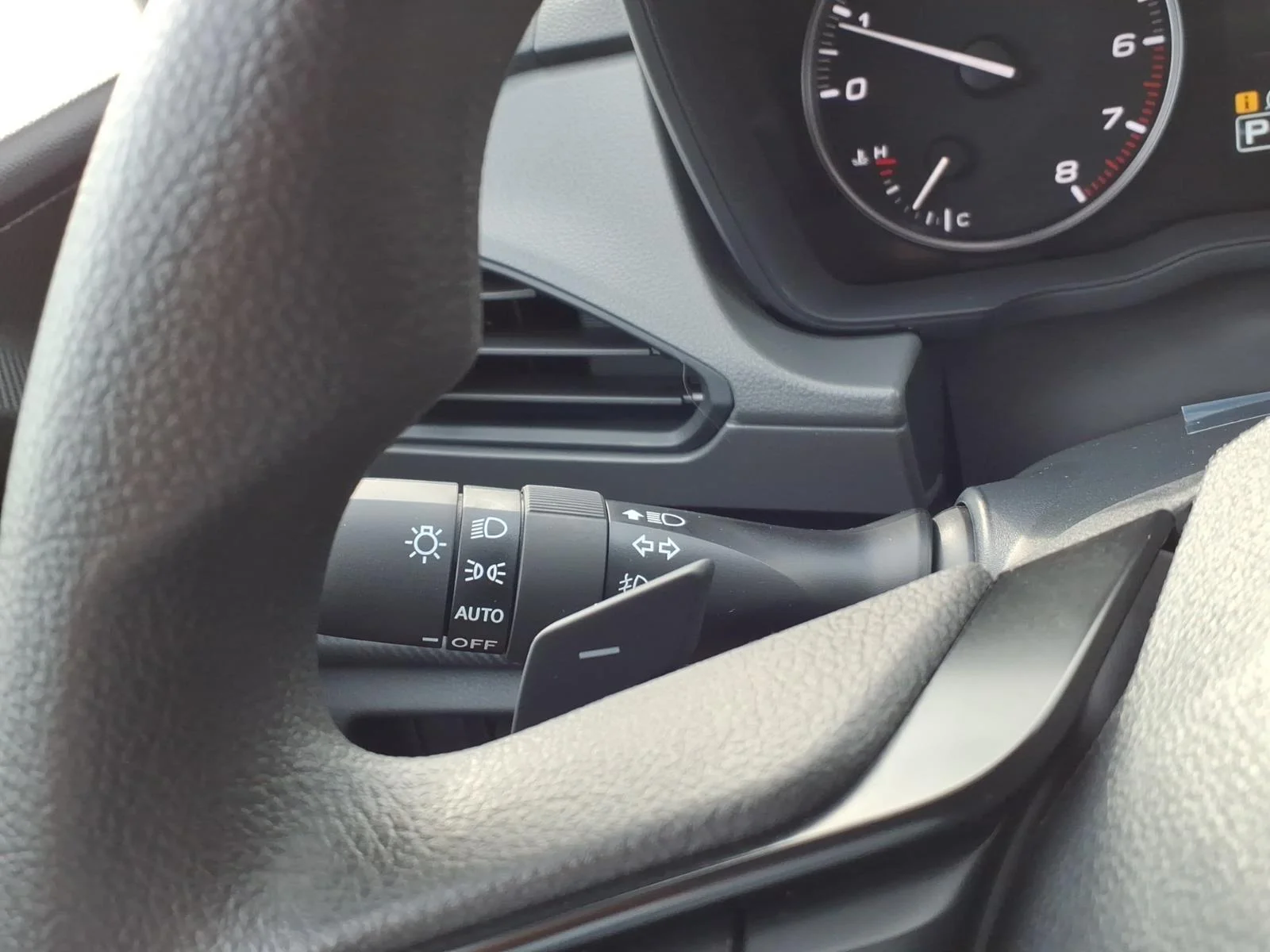 New 2026 ICE SILVER METALLIC Subaru Premium image 25