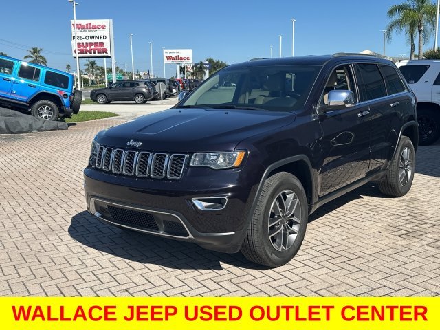 Used 2020  Jeep Limited image 3