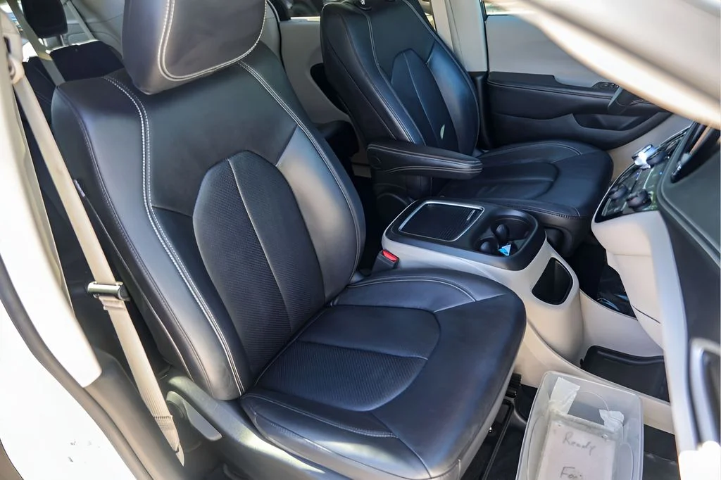 Used 2022 White Chrysler Touring L image 32