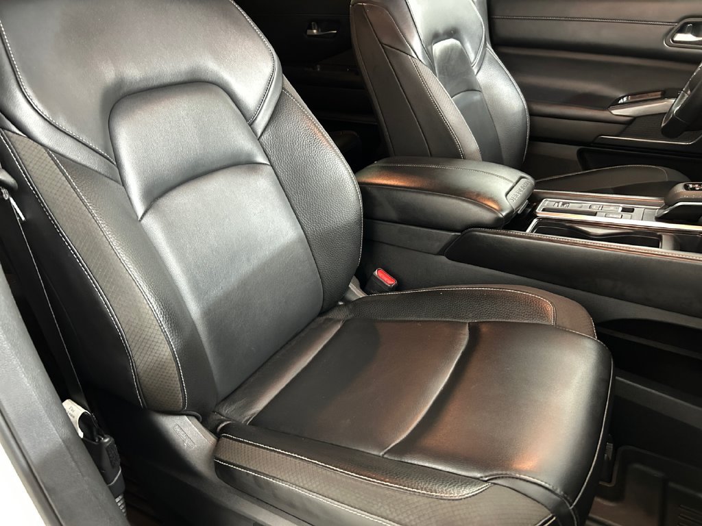 Used 2024 White Nissan SL image 14