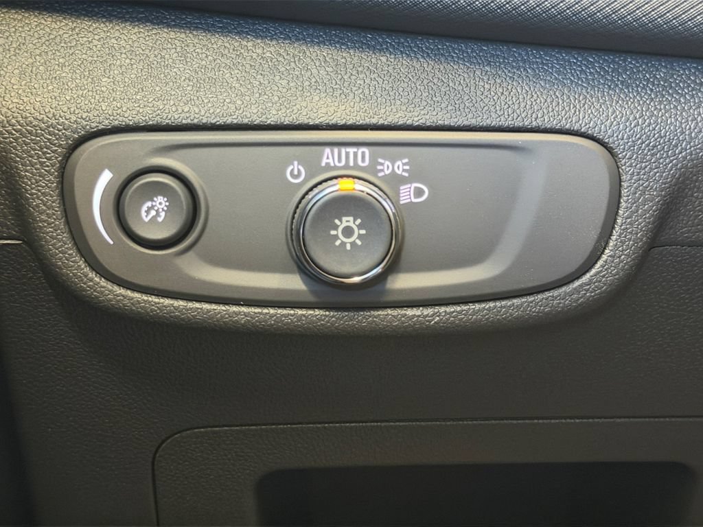 New 2026 Mosaic Black Metallic Chevrolet LT image 19