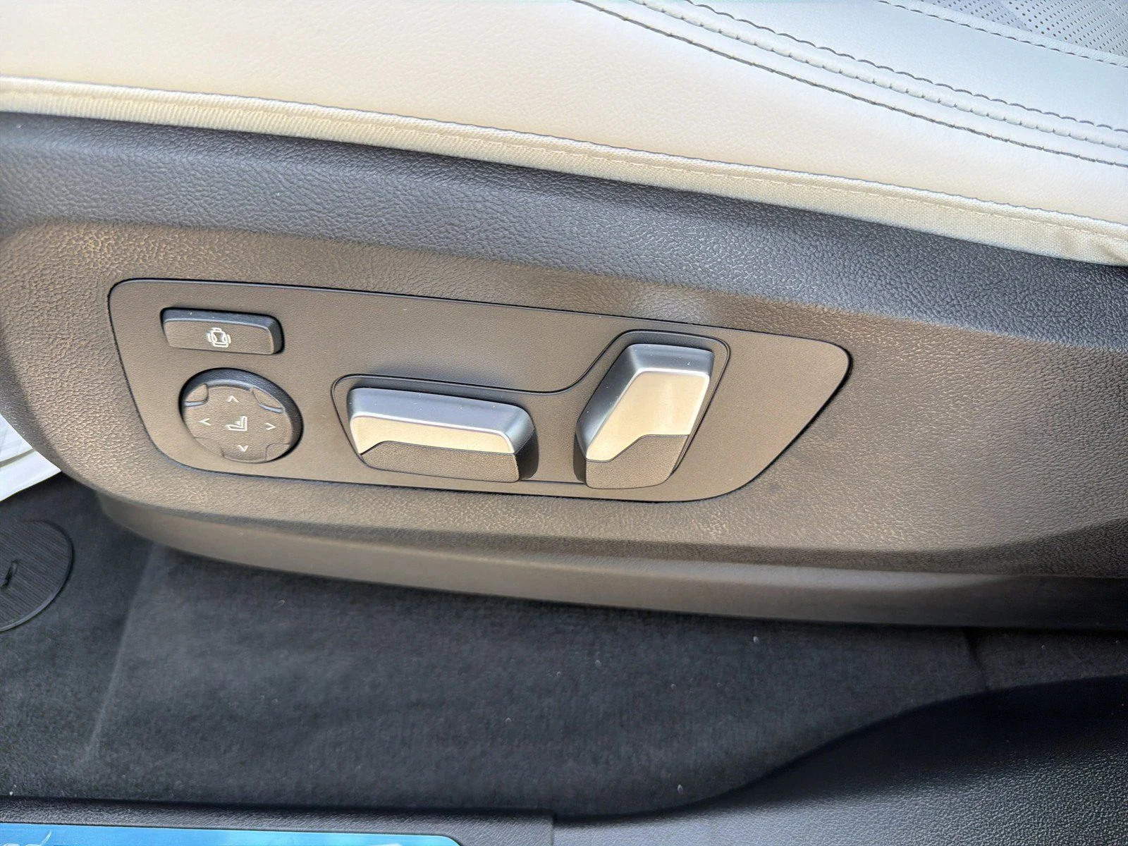 New 2026 Dravit Grey Metallic BMW sDrive40i image 26