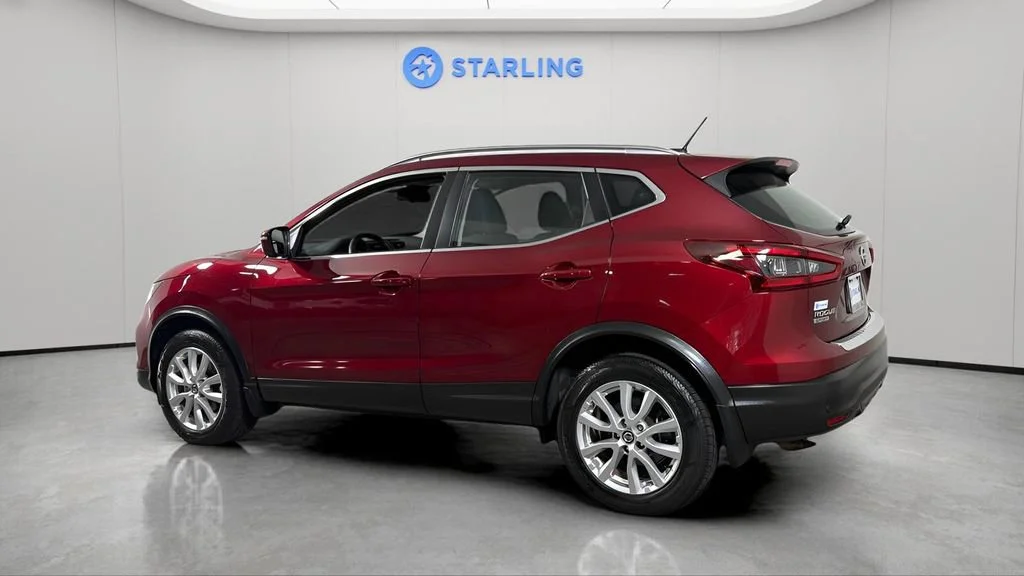 Used 2022 Red Nissan SV AWD Xtronic CVT image 4