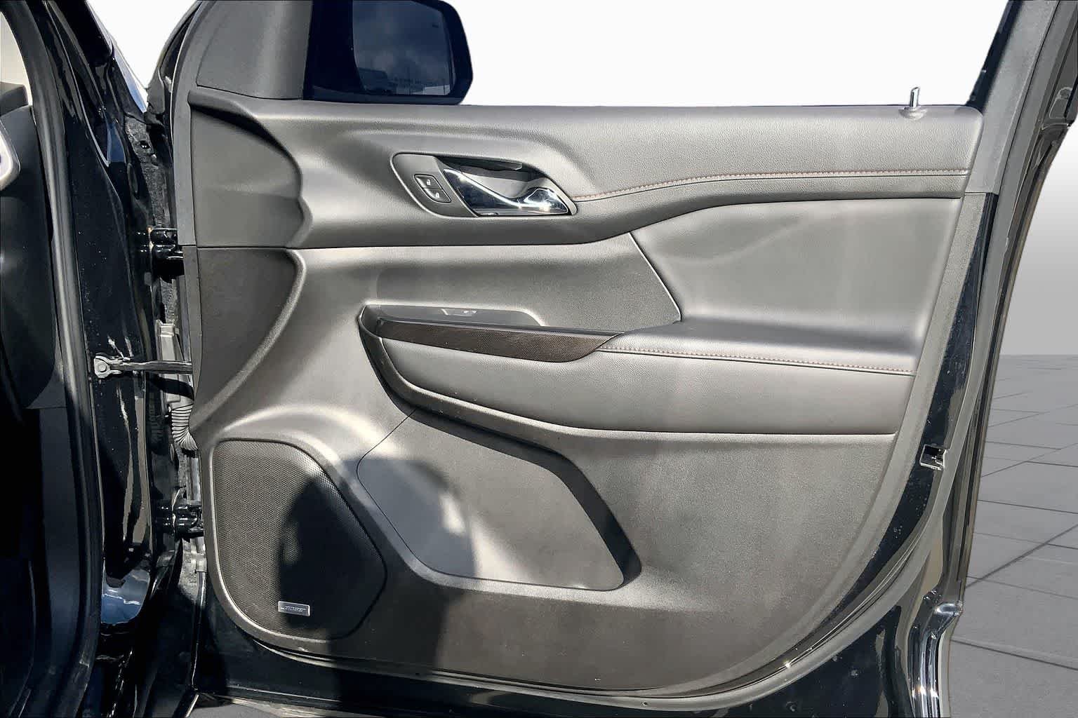 Used 2023 Ebony Twilight Metallic GMC AT4 image 36