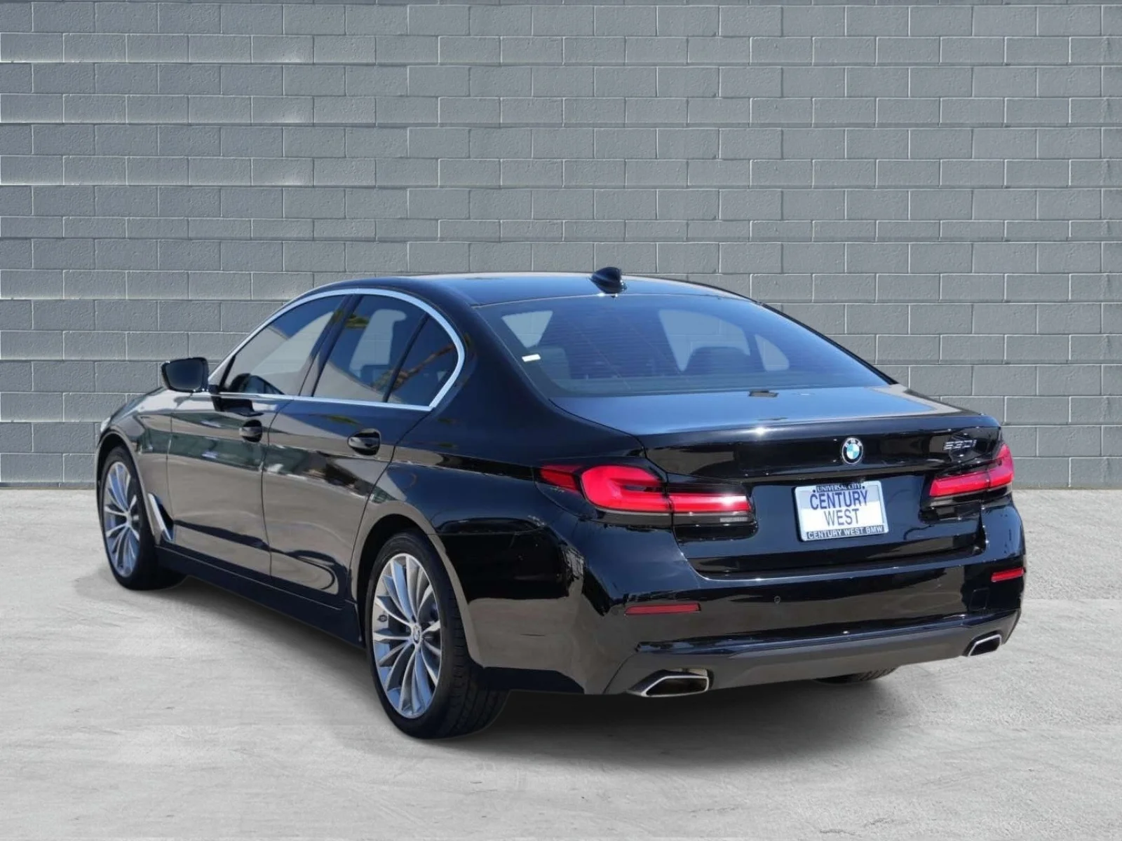Used 2023 Jet Black BMW 530i Sedan image 3