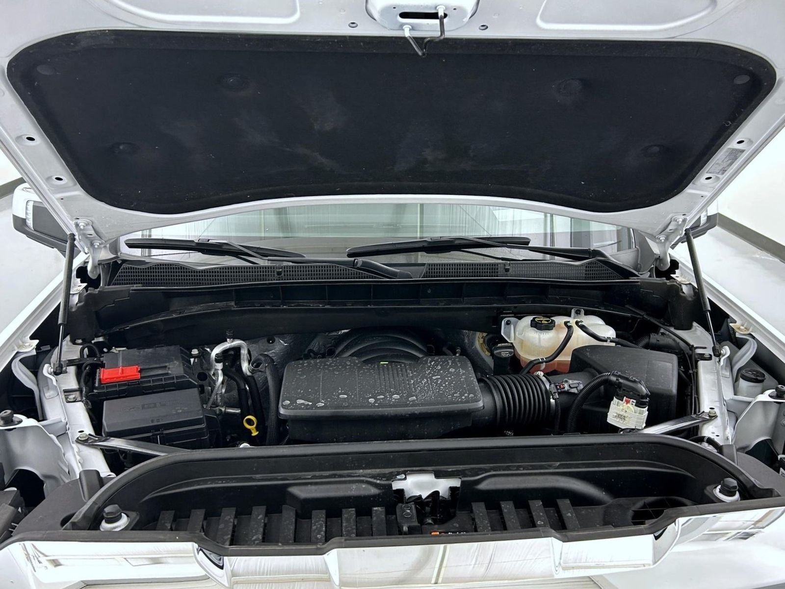 Used 2024 White GMC Denali image 26