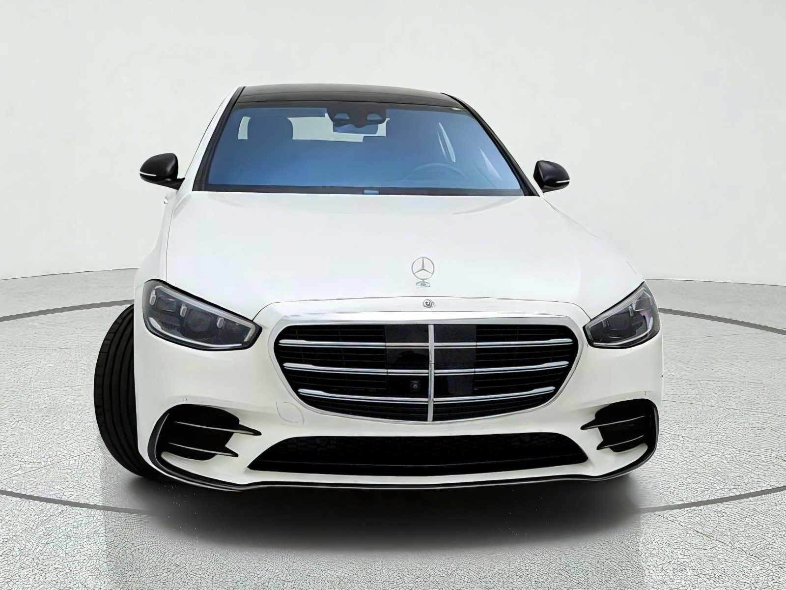 Certified Used 2023 MANUFAKTUR Diamond White Mercedes-Benz S 580 image 3