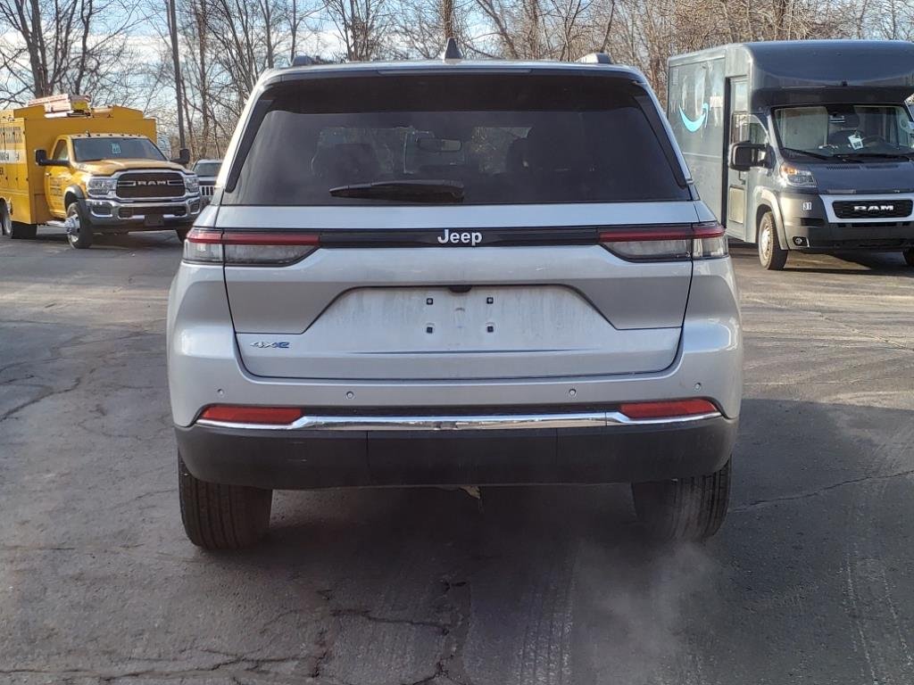 New 2024 Silver Zynith Jeep 4xe image 6