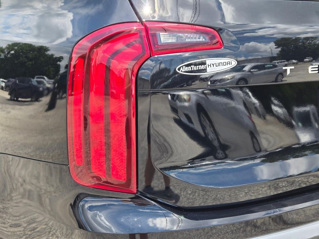 Used 2025 Black Kia S image 7