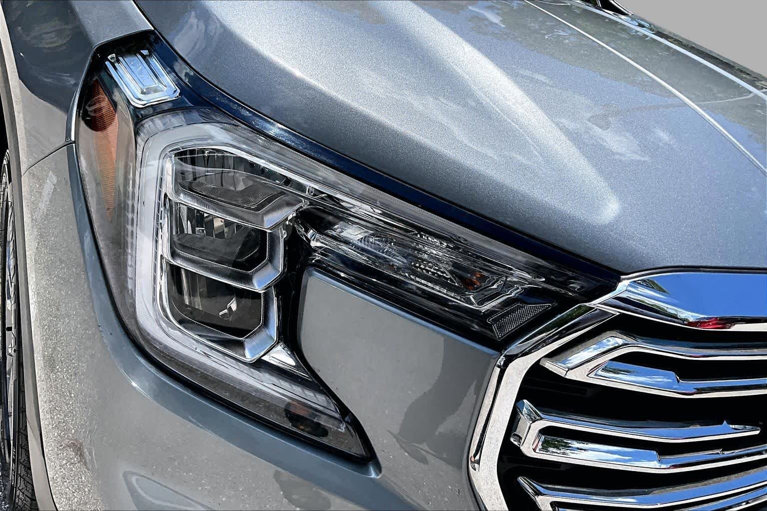 Used 2024 Sterling Metallic GMC SLT image 28