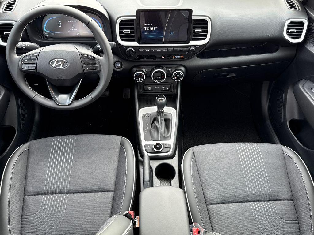 2025 Hyundai Venue Limited - Photo 9