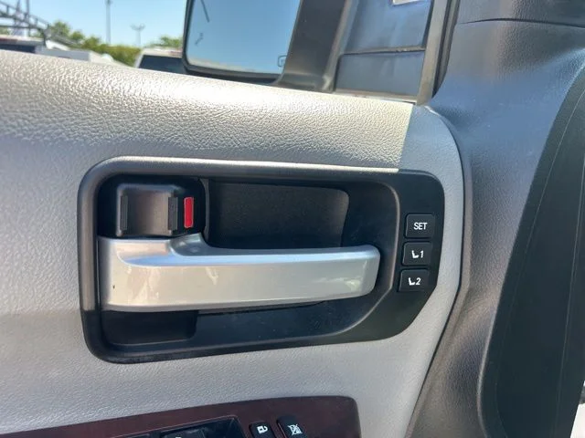 Used 2013 White Toyota Platinum image 12
