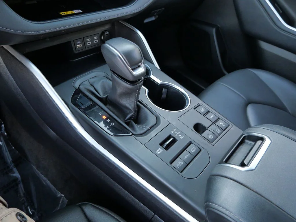 2023 Toyota Highlander XLE - Photo 23