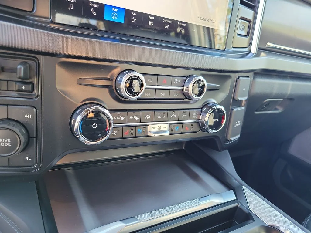 New 2026 Star White Metallic Tri-Coat Ford F-350® Platinum® image 19