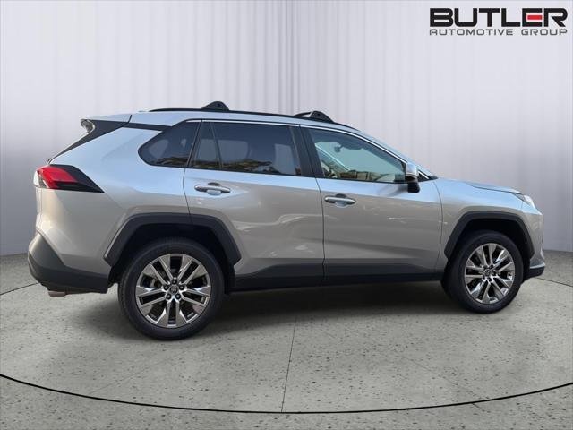Certified Used 2023 SILVER SKY METALLIC Toyota  image 7