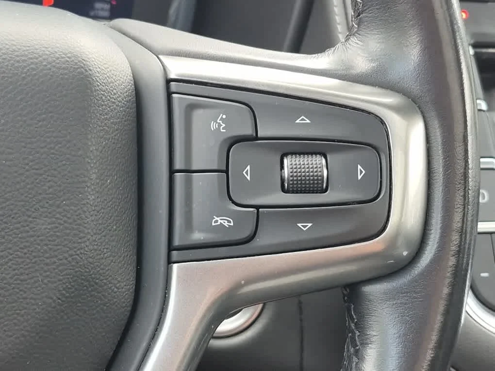 Used 2022 Summit White Chevrolet LT image 22