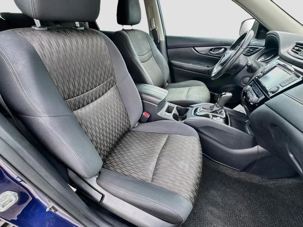 Used 2017 Blue Nissan SV image 34
