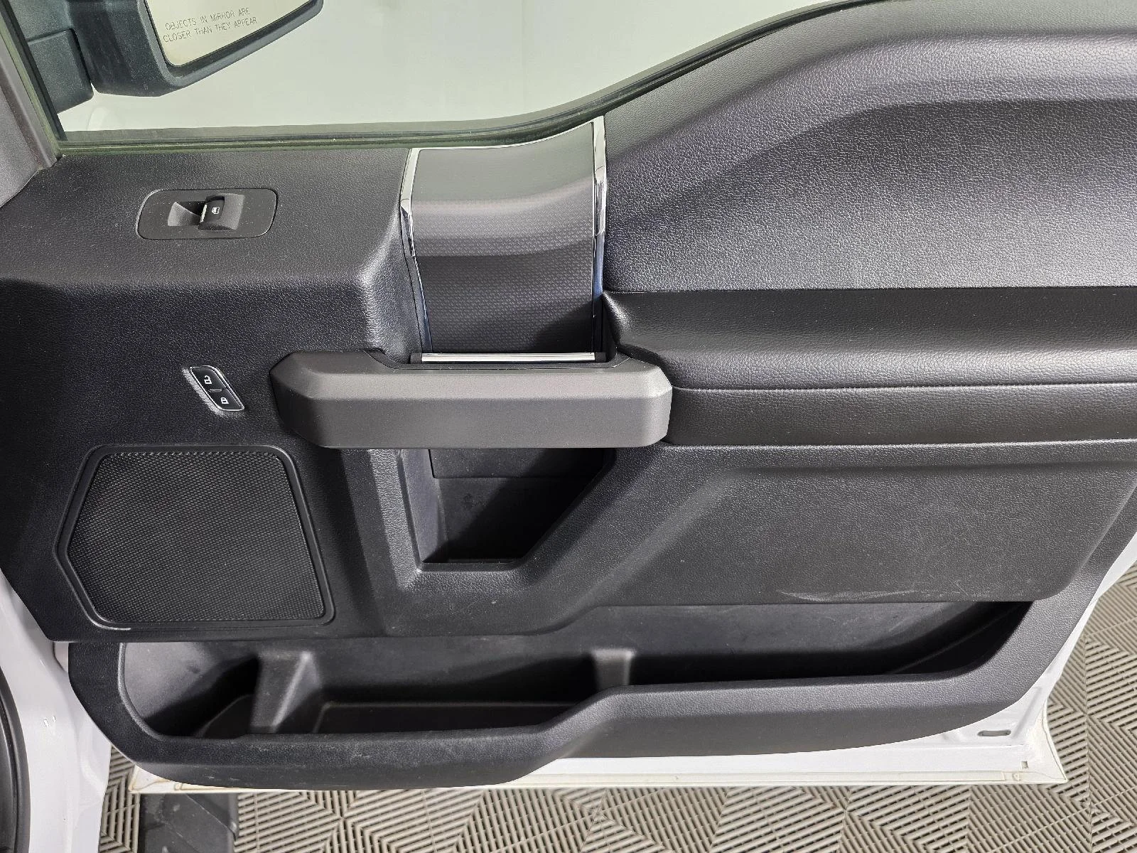 Used 2016 Oxford White Ford XLT image 25