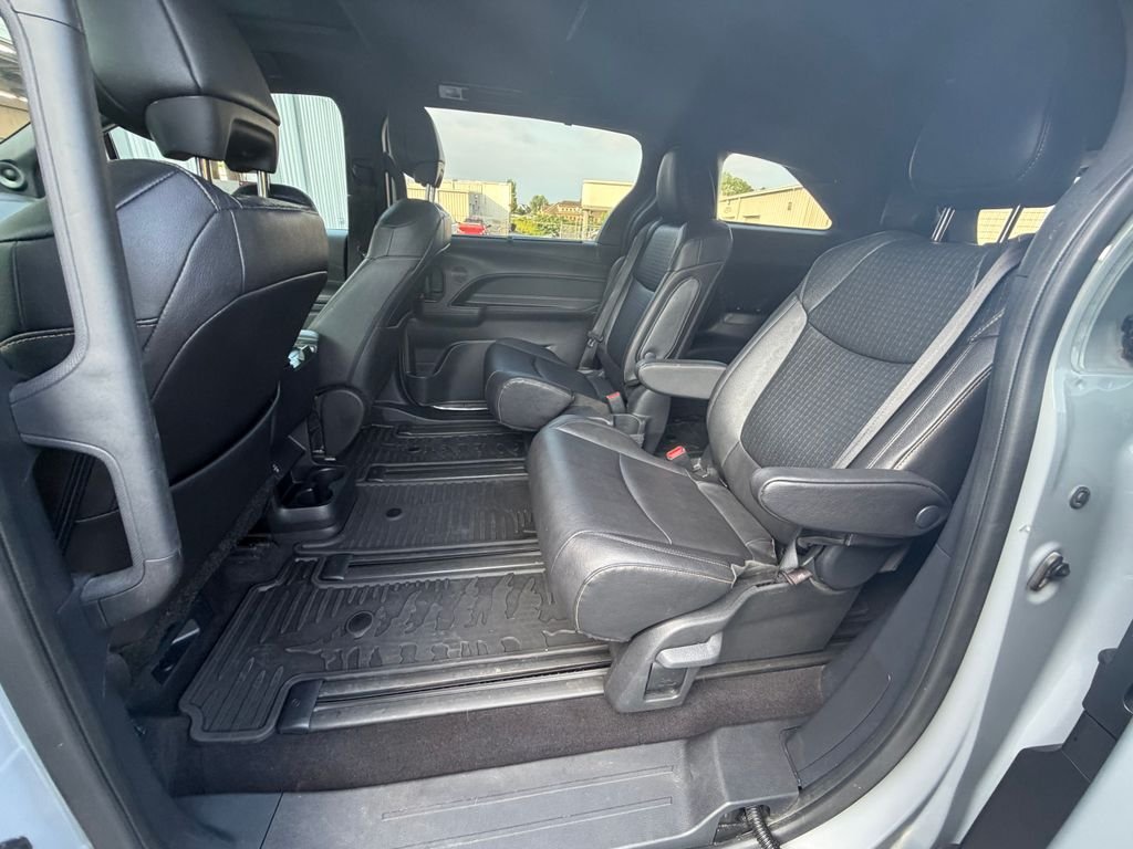 Used 2025  Toyota Woodland Edition image 22