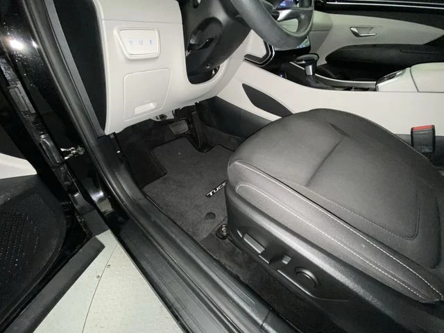 Used 2024 Black Hyundai SEL image 12