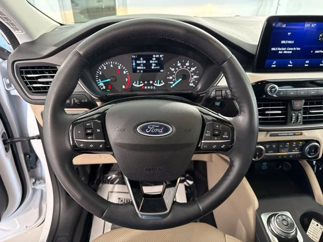 Used 2022 White Ford SEL image 26