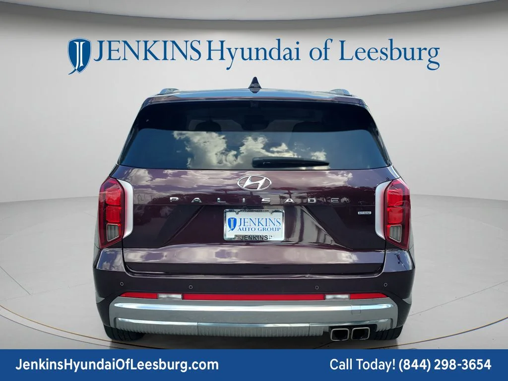 Used 2024 Red Hyundai Calligraphy image 4