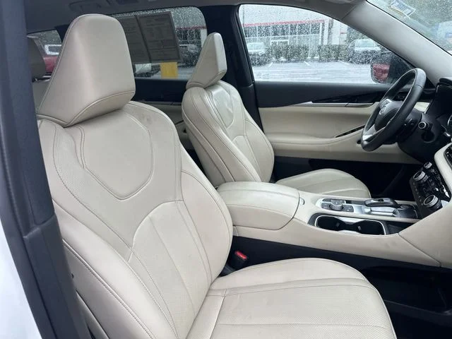 Certified Used 2023 White INFINITI PURE image 29