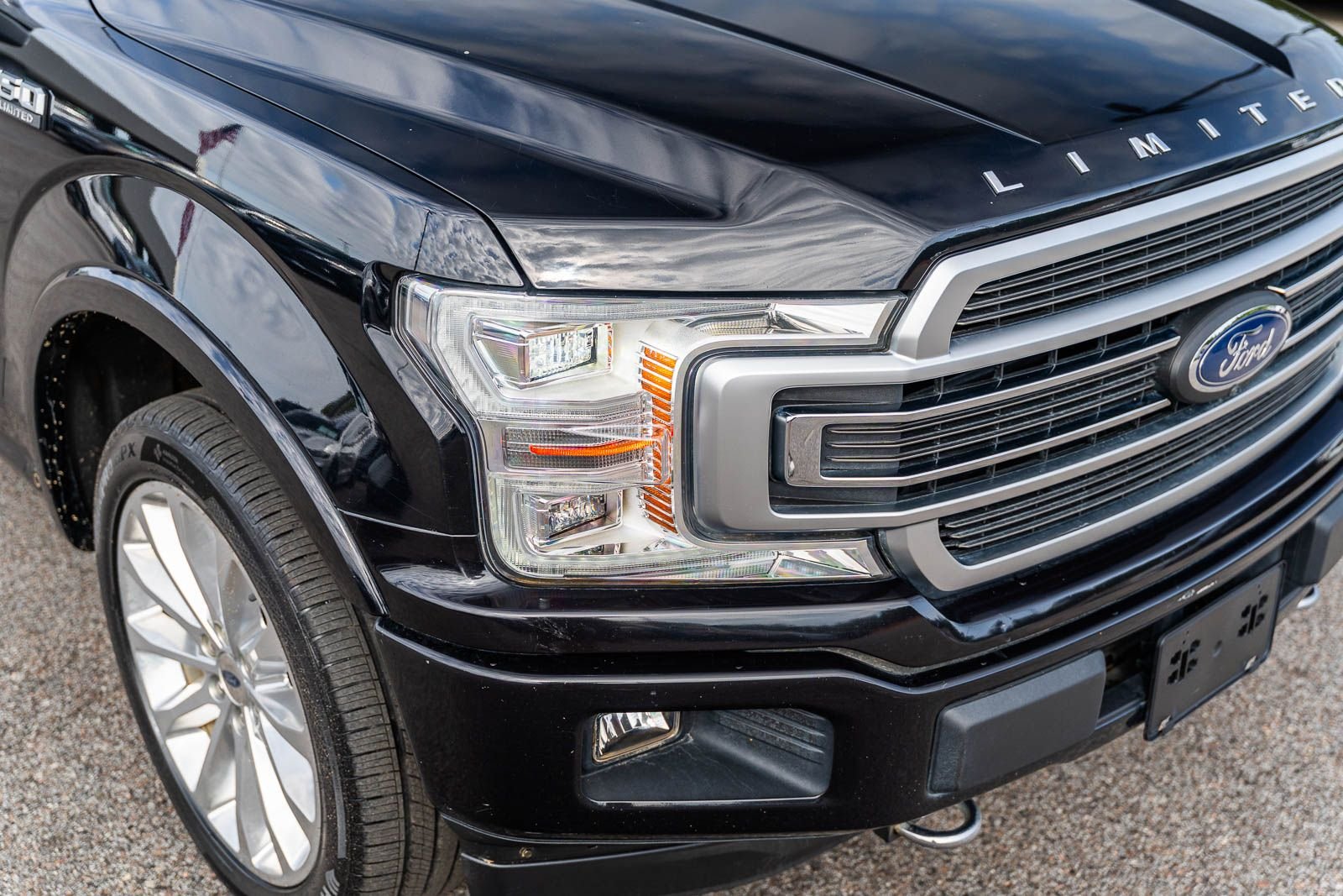 Used 2019 Black Ford Limited image 9
