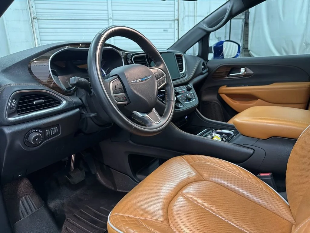 Used 2021 Blue Chrysler Pinnacle image 13