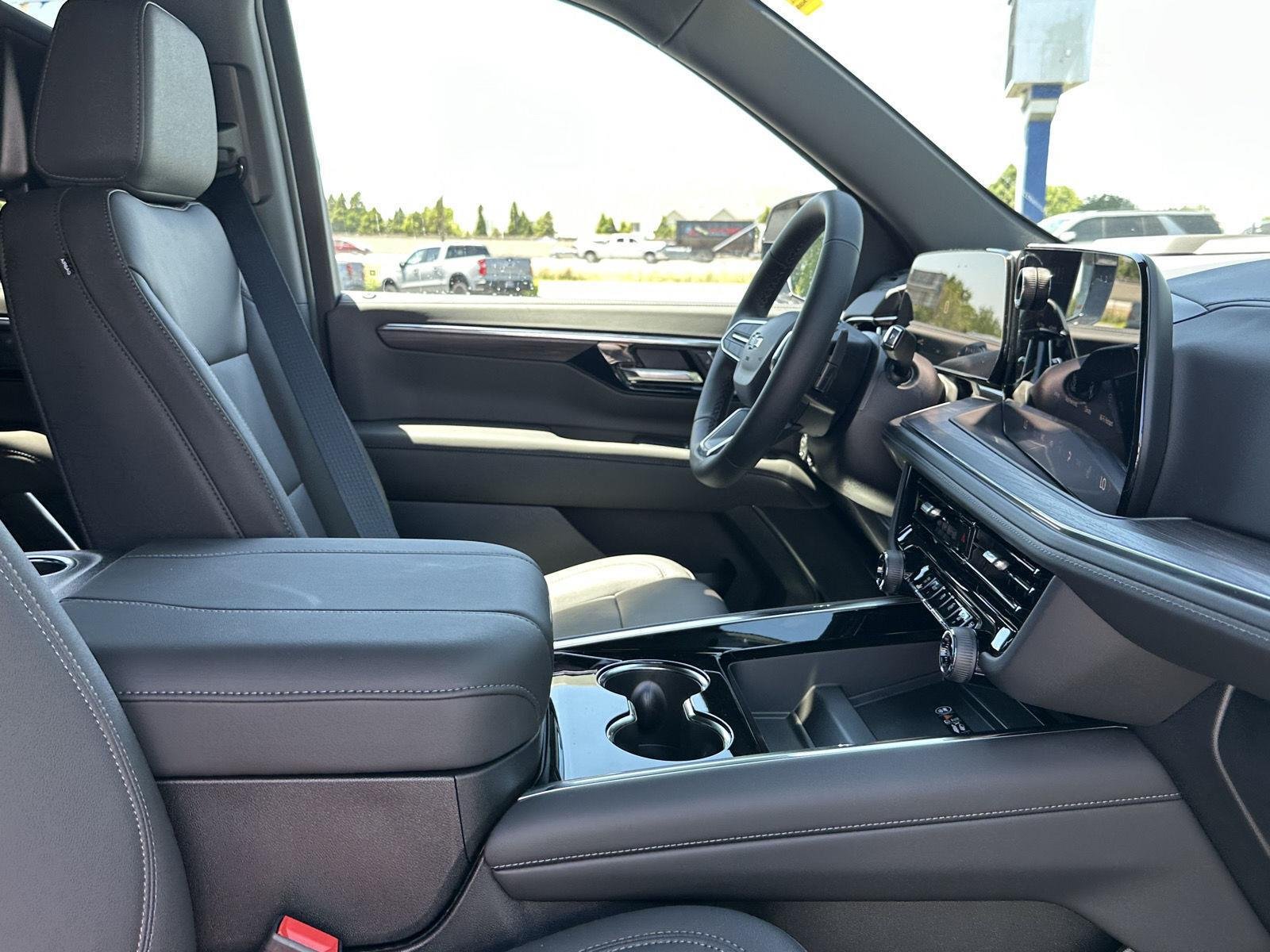 2026 Chevrolet Suburban Z71 - Photo 38