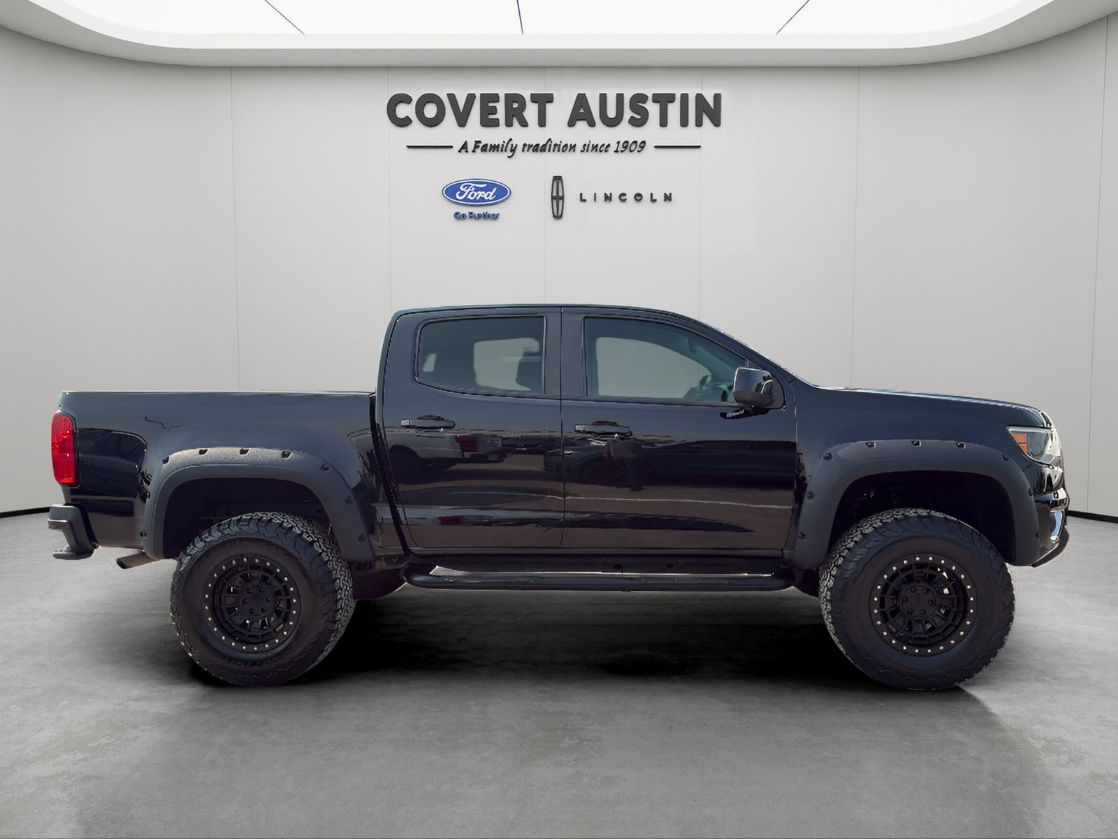 Used 2018 Black Chevrolet LT image 6