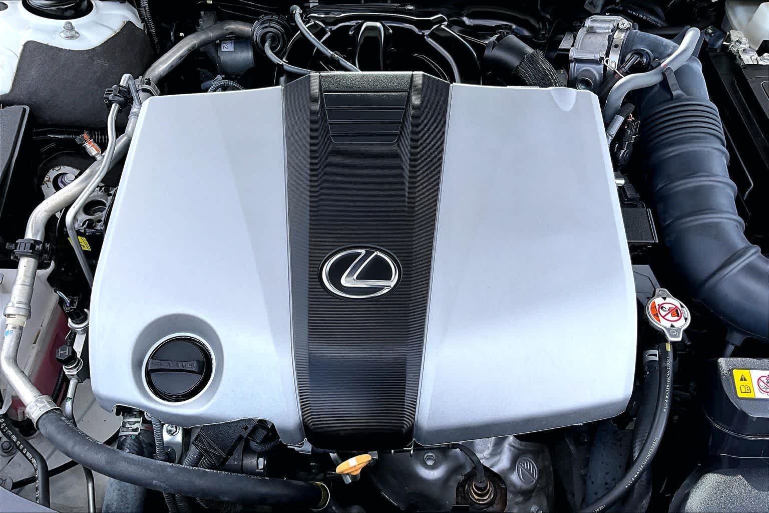 Used 2024 Ultra White Lexus F SPORT Handling image 31