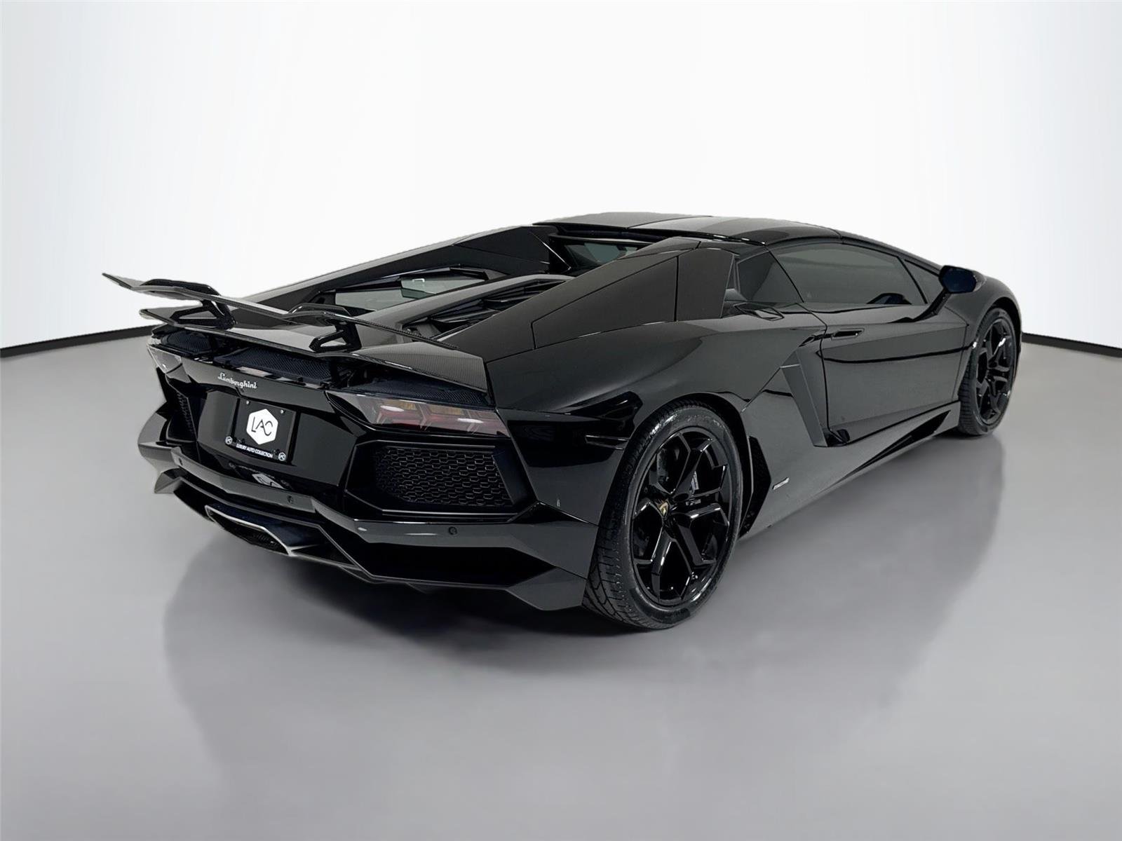 Used 2016 Nero Aldebaran Lamborghini LP 700-4 | Vorsteiner Carbon Wing | Carbon Interior image 47