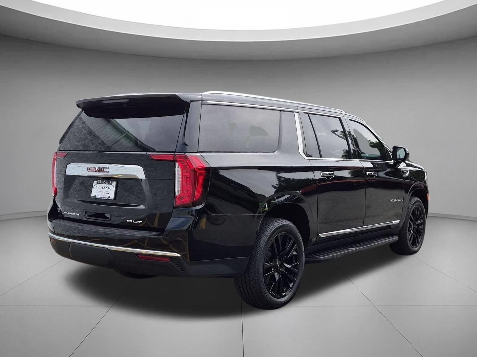 Used 2023 Onyx Black GMC SLT image 5