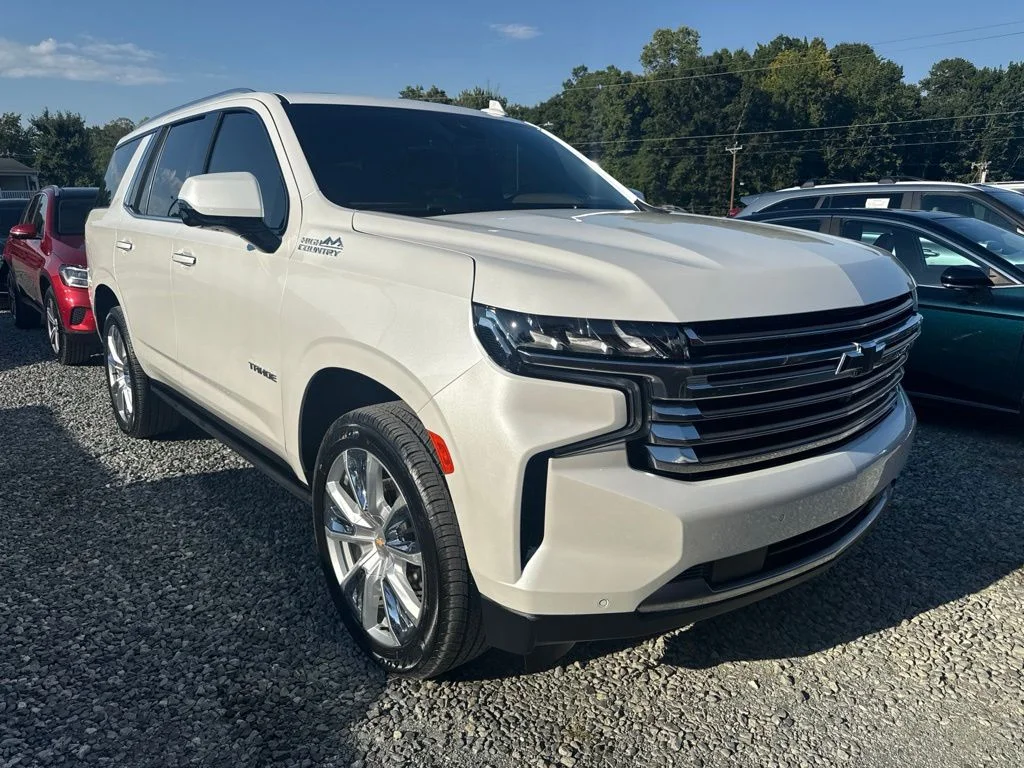 Used 2023 Beige Chevrolet High Country image 2