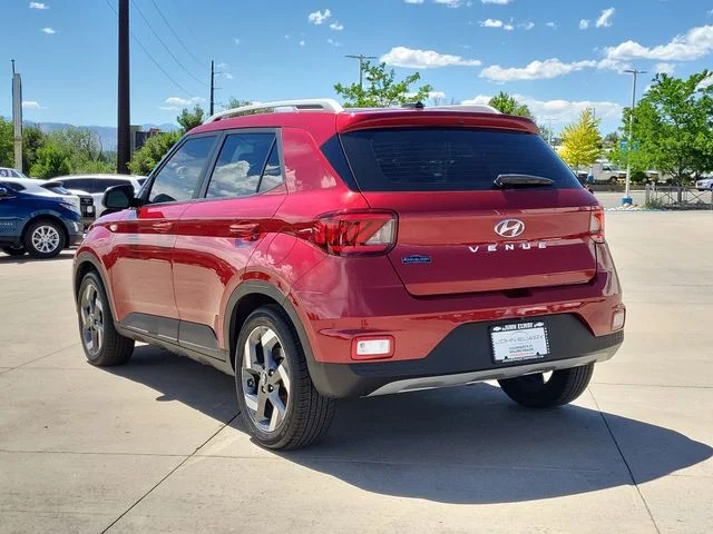 Used 2024 Red Hyundai SEL image 5