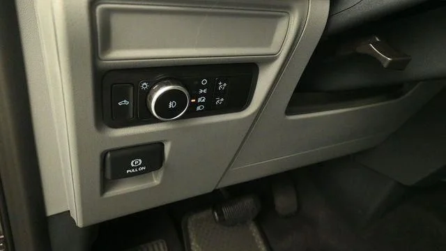 New 2026 Carbonized Gray Metallic Ford XLT image 15