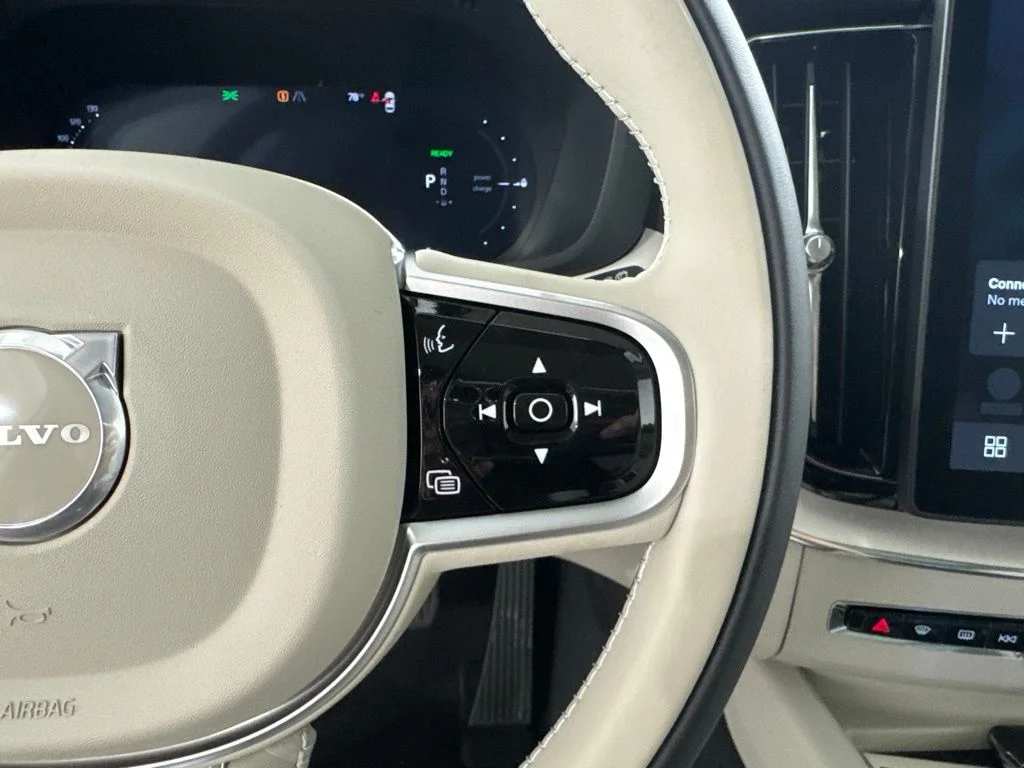 New 2026 Crystal White Volvo T8 Ultra image 10
