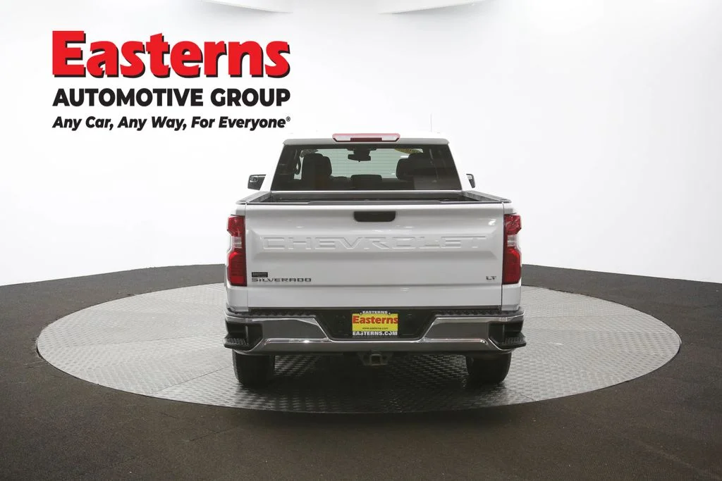 Used 2024 White Chevrolet LT image 34