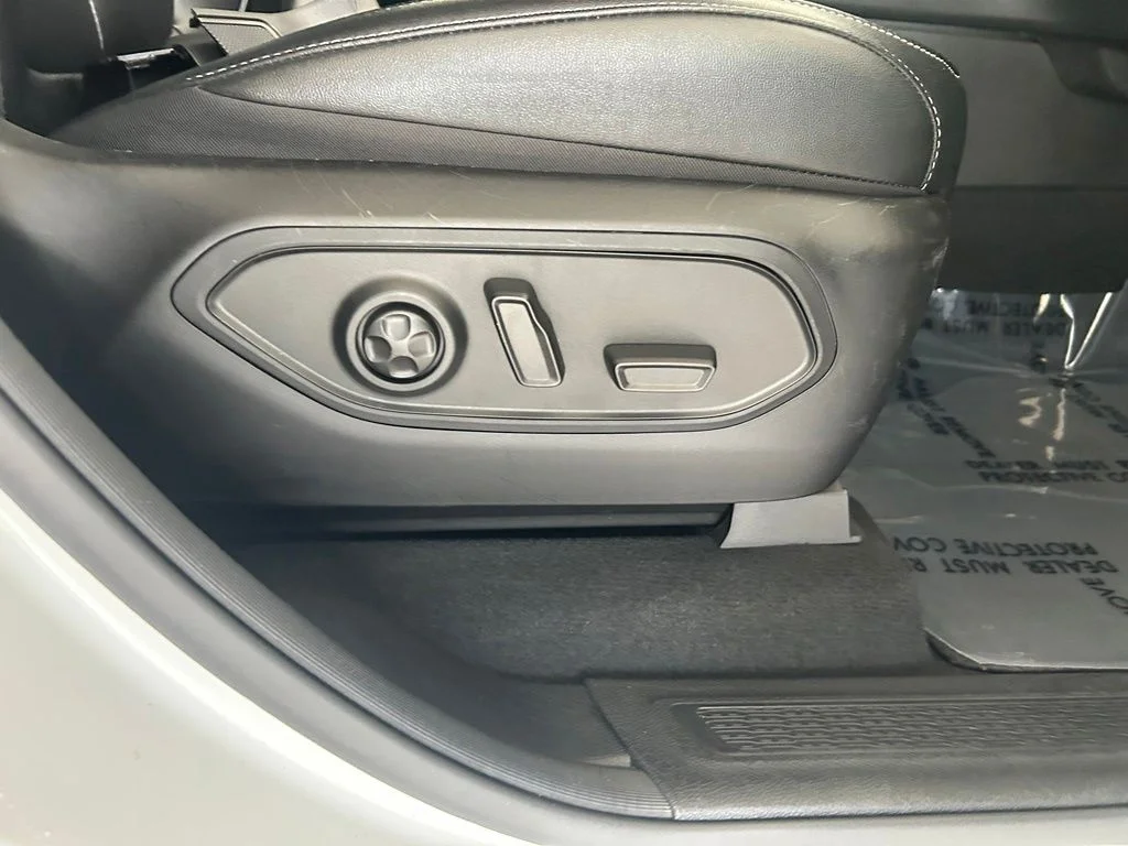 Used 2024 White Jeep Limited image 25