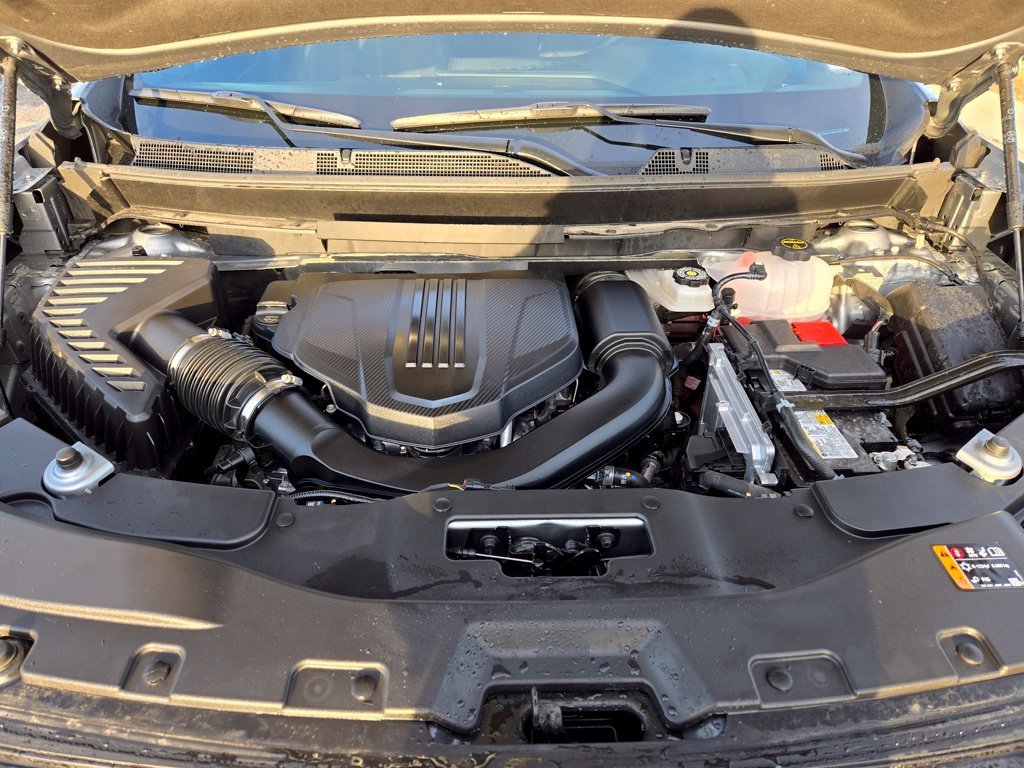 Used 2025 Silver GMC Elevation image 29