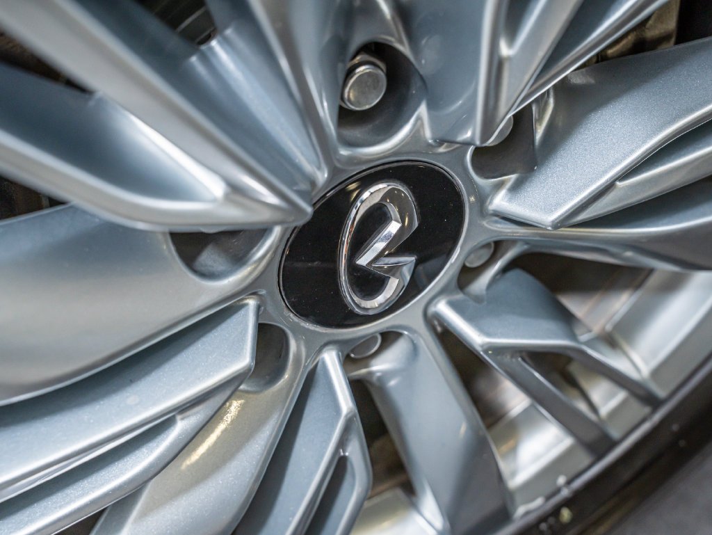Used 2024 Anthracite Gray INFINITI LUXE image 8