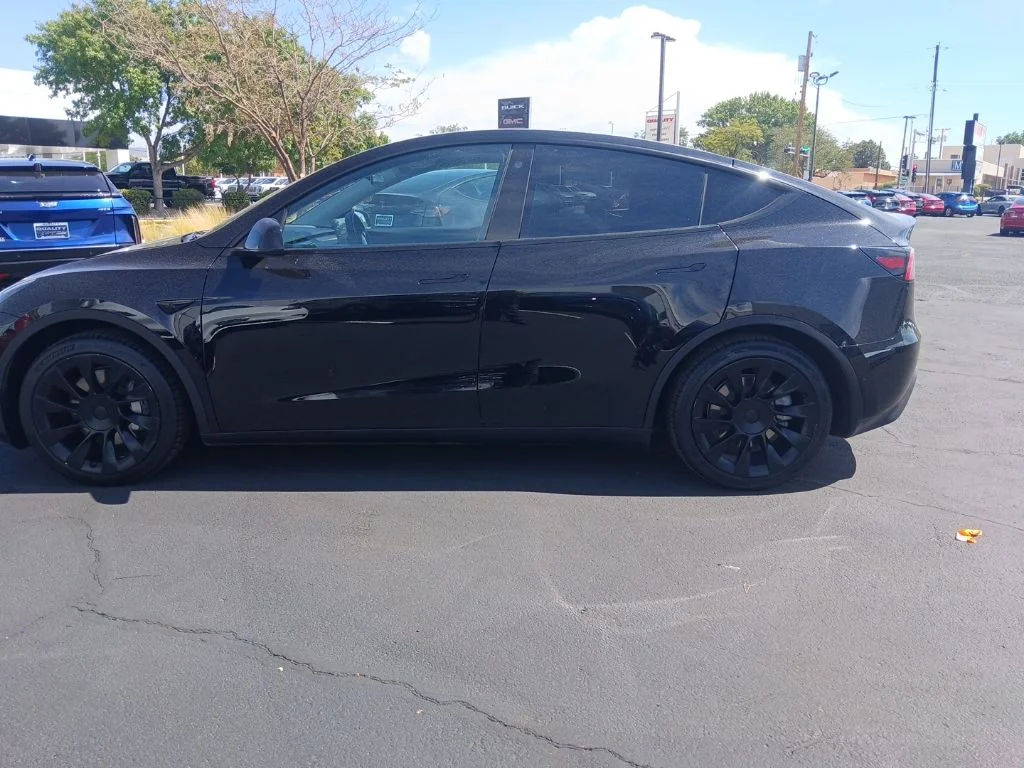 Used 2021 Black Tesla Long Range image 3